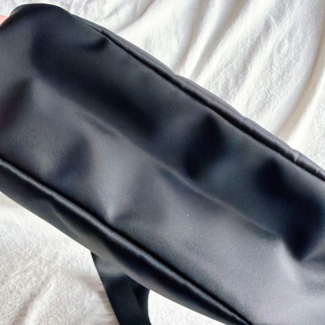 新品未使用　アニエスベー　ショルダーバッグ　ナイロン　バッグ ブラック 斜めがけ