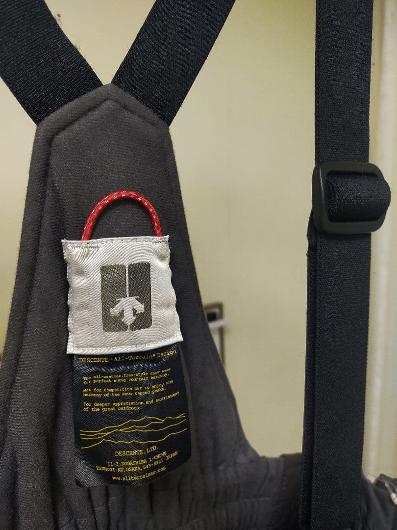 新品 DESCENTE デサントスキー スノボー上下セット 黒灰 S