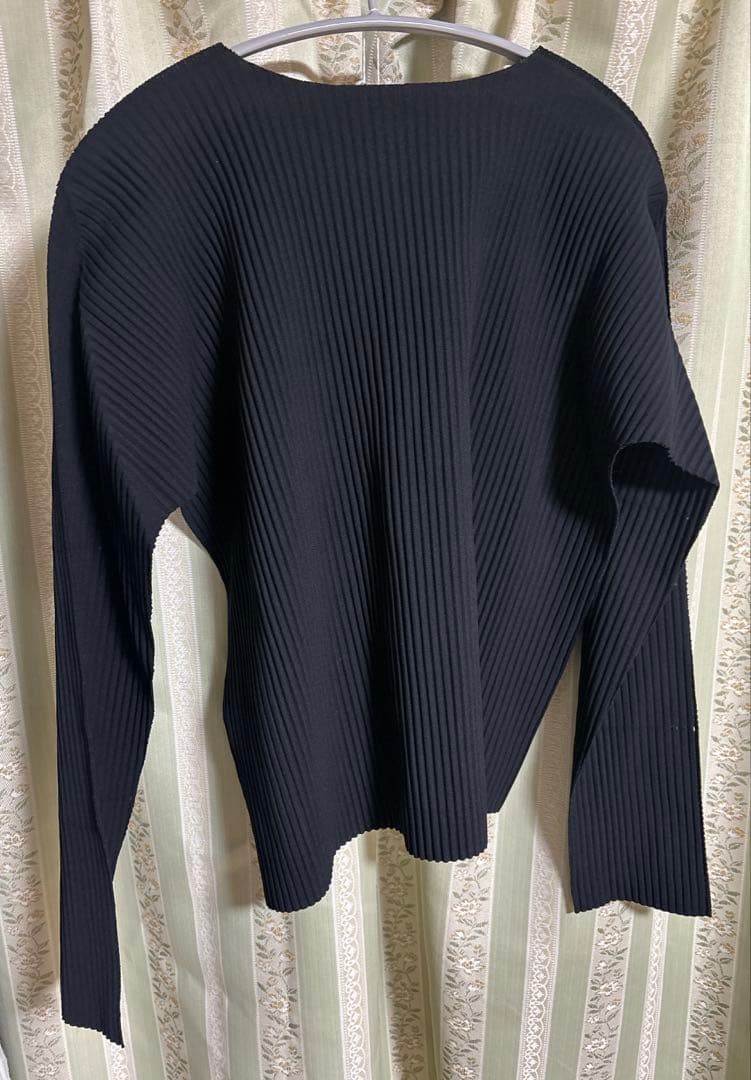 トップス me ISSEY MIYAKE FINE KNIT PLEATS BLACK
