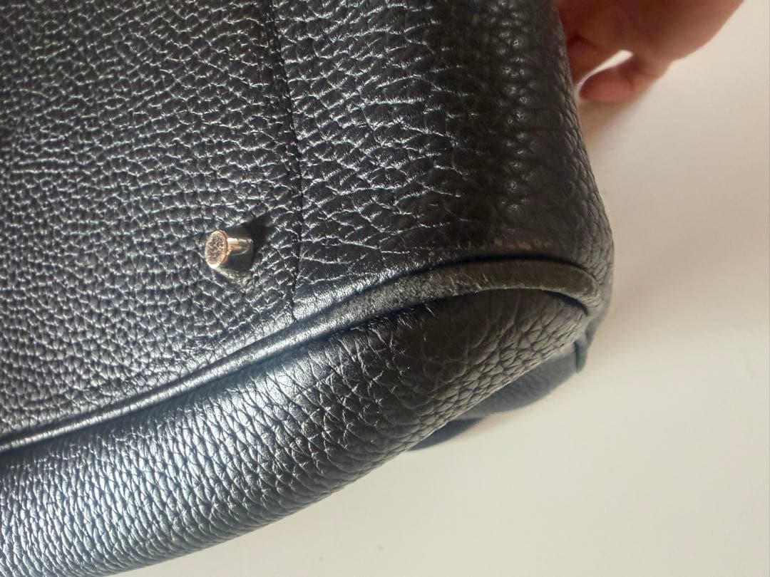 ブラックレザーショルダーバッグ 大きめサイズ ノーブランド