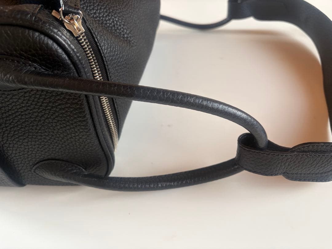 ブラックレザーショルダーバッグ 大きめサイズ ノーブランド