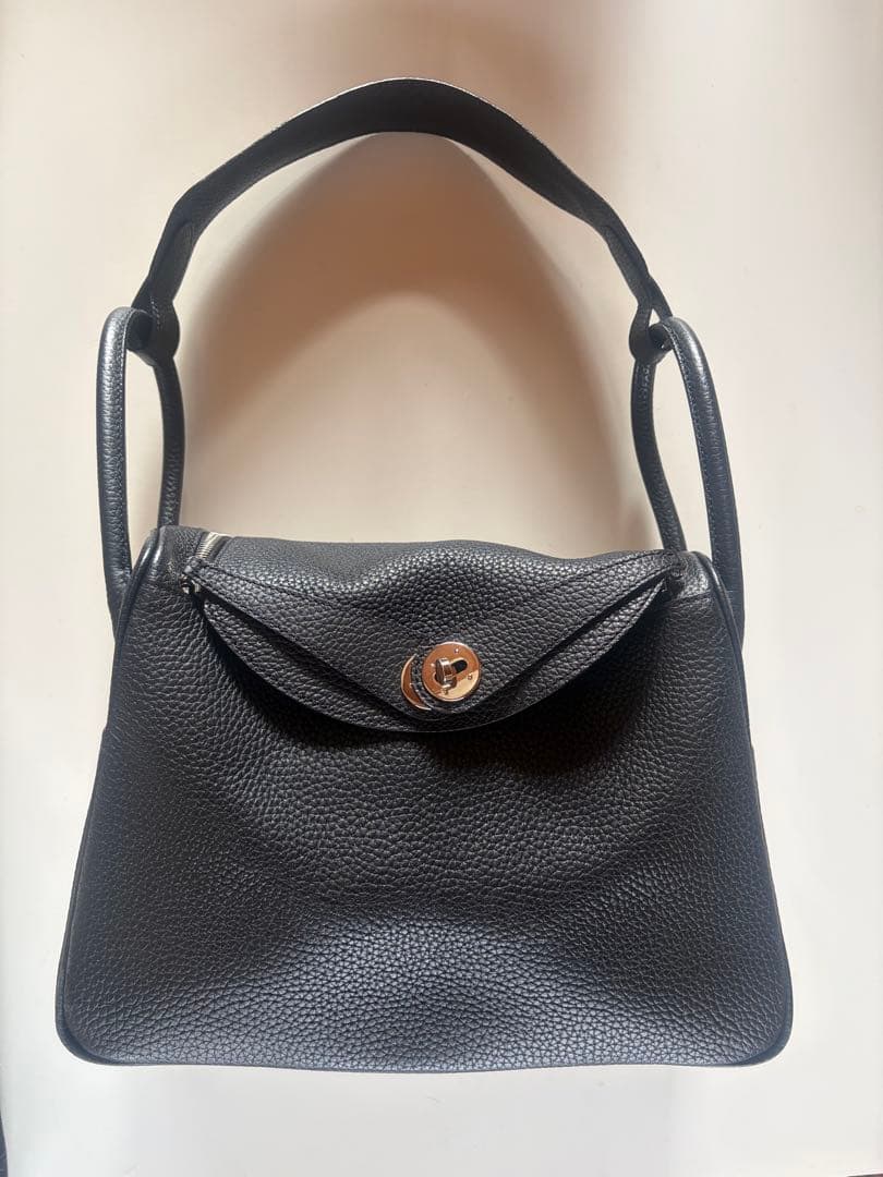 ブラックレザーショルダーバッグ 大きめサイズ ノーブランド