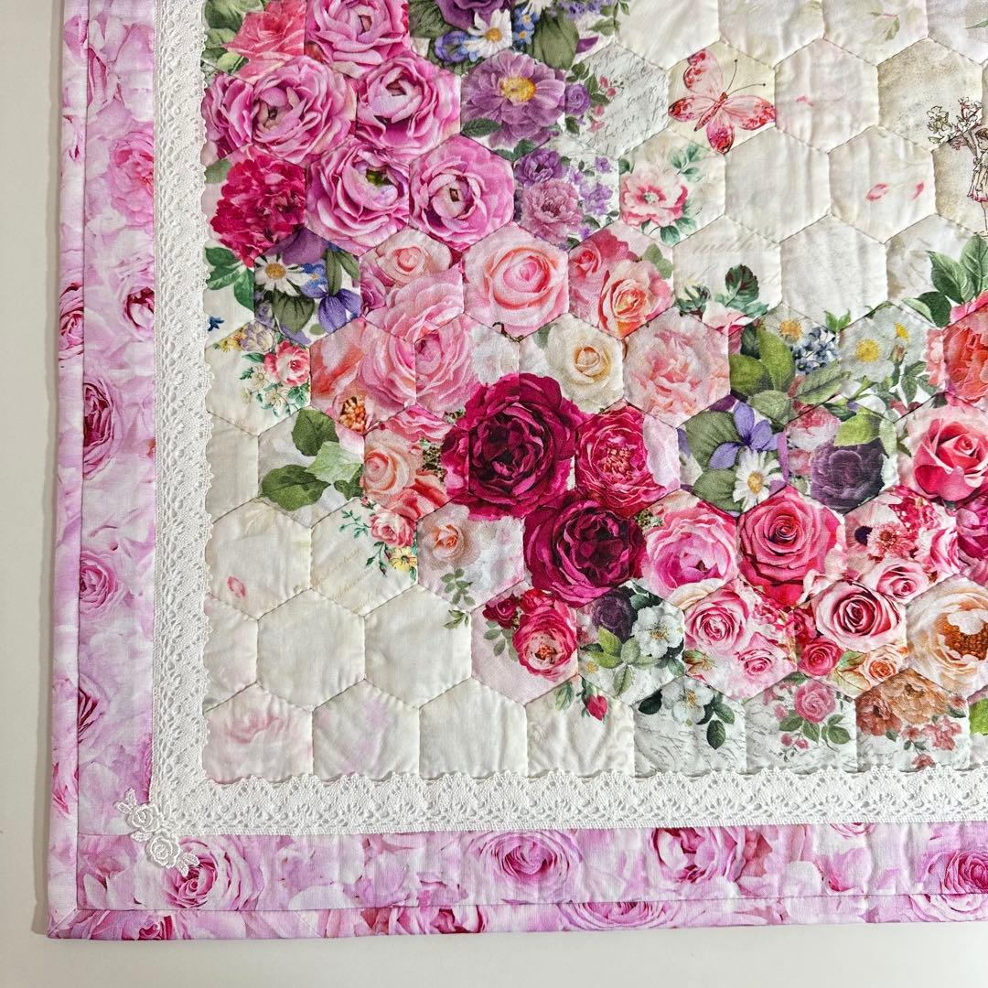 ヘキサゴンパッチワークの ローズリース