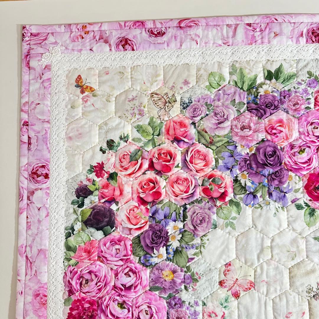 ヘキサゴンパッチワークの ローズリース