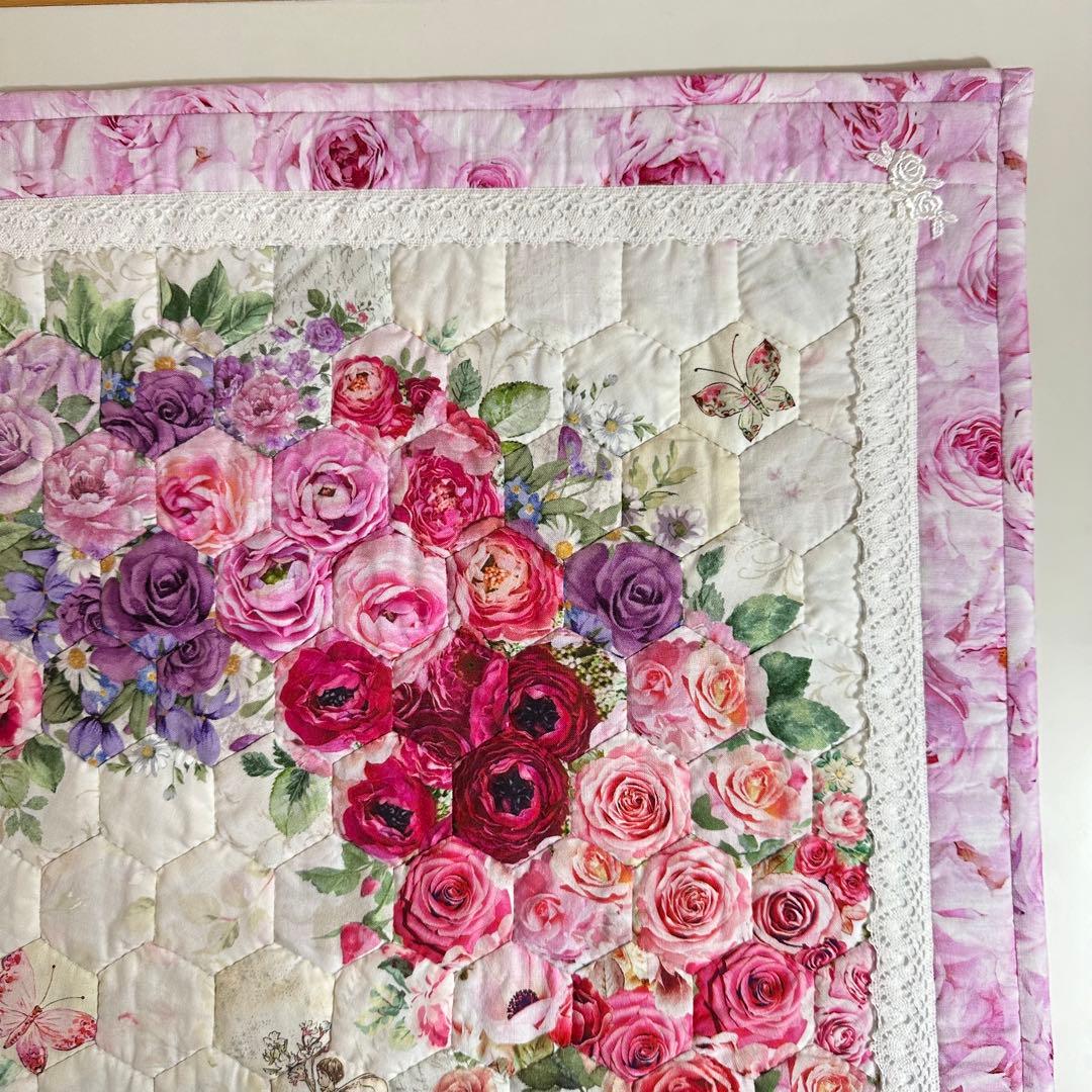 ヘキサゴンパッチワークの ローズリース