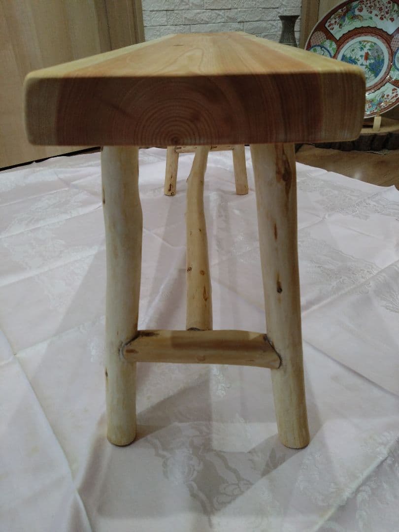 檜のベンチ（71）樹齢約70年、檜の原木の模様、年輪が綺麗に出ております