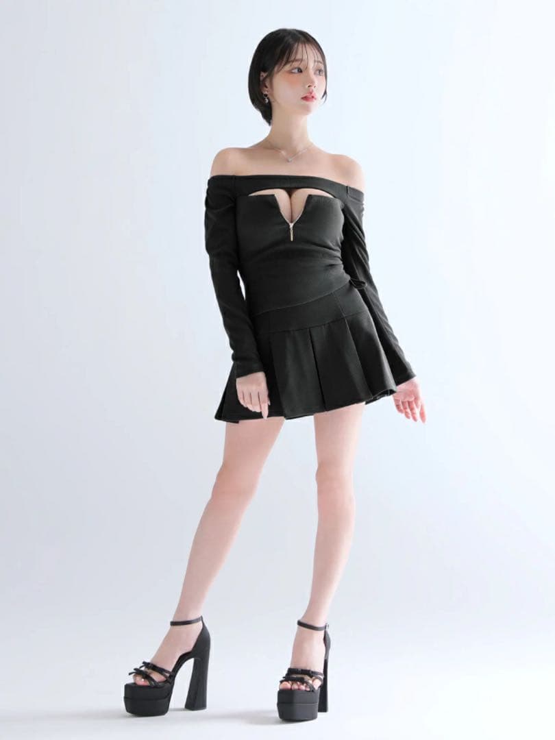 Sブラック　4138 ローブドフルールグロッシー　キャバドレス