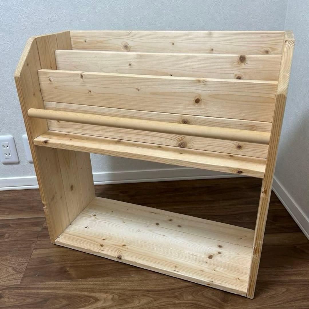 絵本棚　木製　天然木　ハンドメイド　手作り　表紙が見える絵本棚　幅64cm