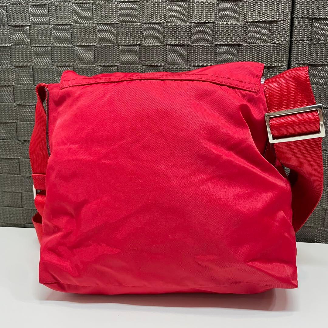 ふ*読様 PRADA レッド ナイロン　ショルダーバッグ