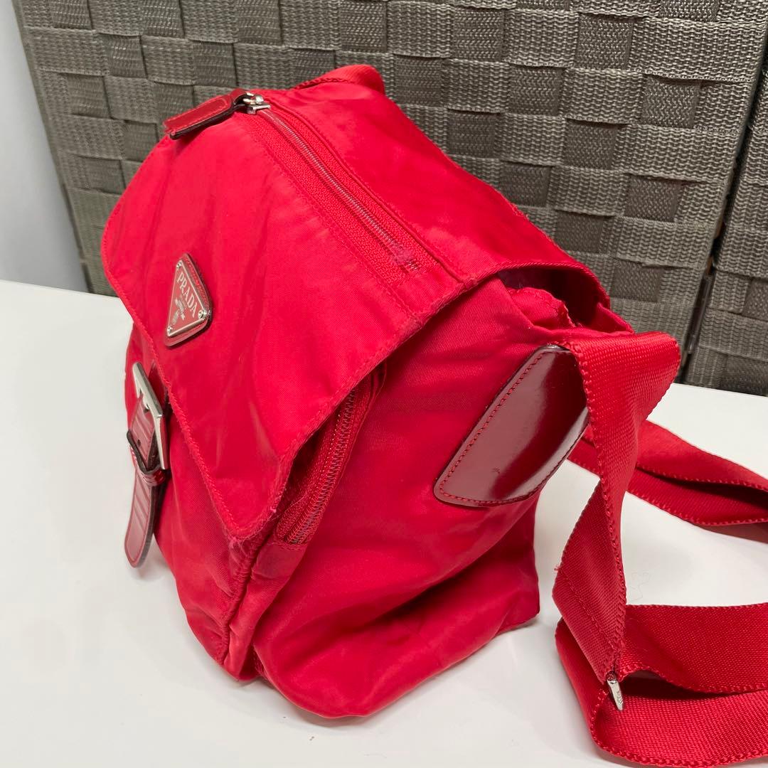 ふ*読様 PRADA レッド ナイロン　ショルダーバッグ