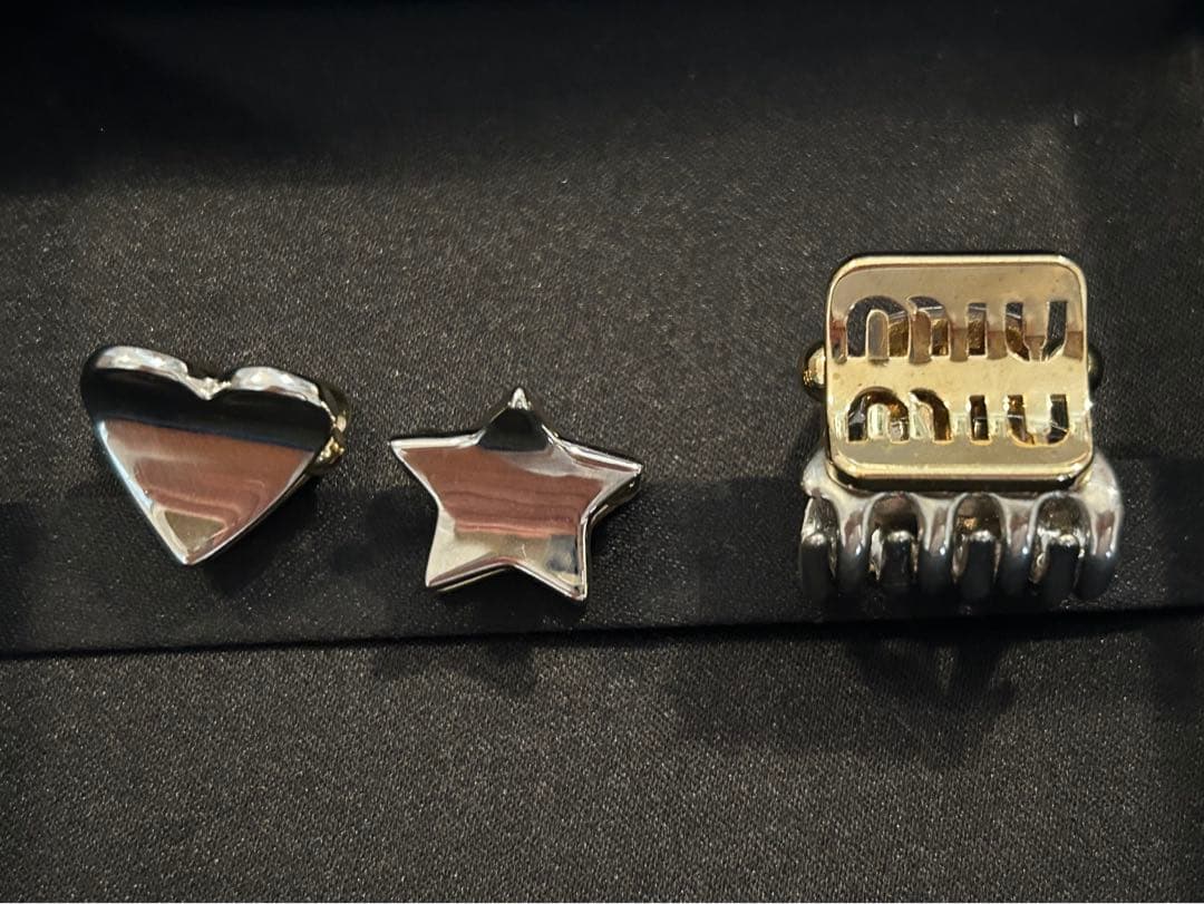 E*a様 miu miu ミニヘアクリップ