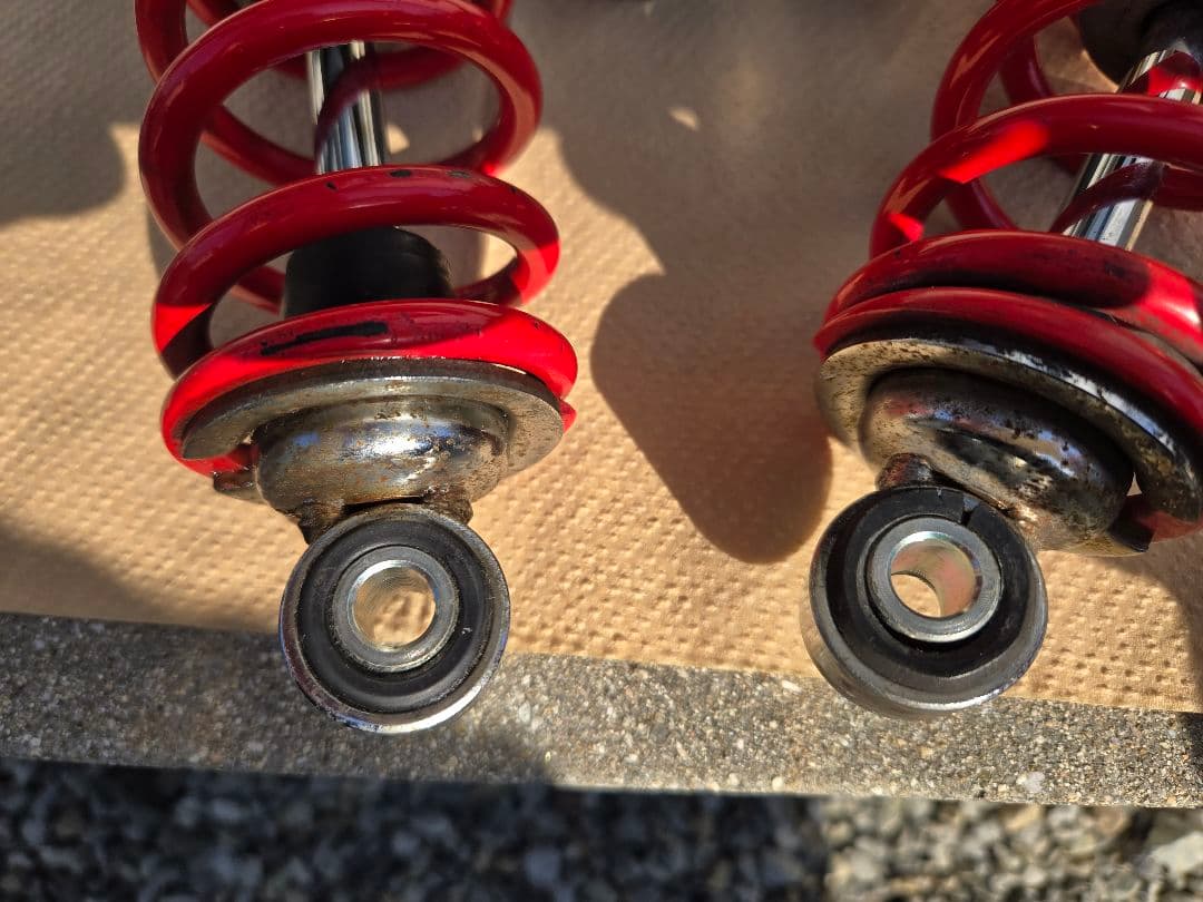 nc39純正リアサス(SHOWA)