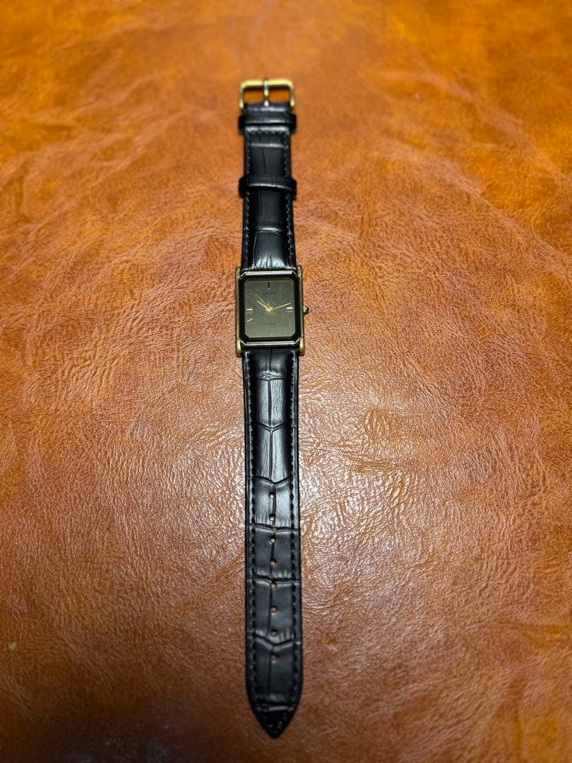 A86 希少 稼動品 SEIKO DOLCE スクエア型 80年代ヴィンテージ