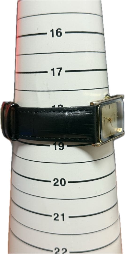 A86 希少 稼動品 SEIKO DOLCE スクエア型 80年代ヴィンテージ