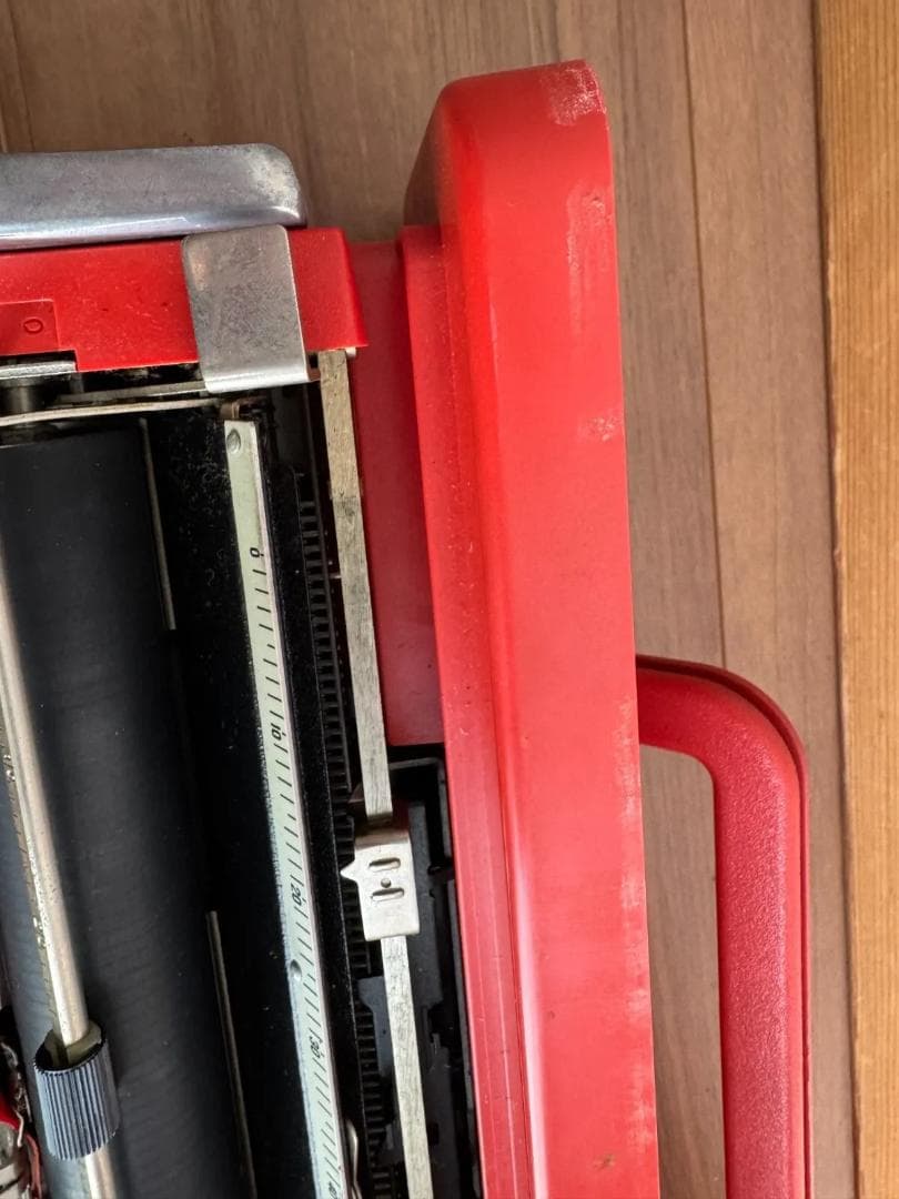 オリベッティ バレンタイン valentine タイプライター 赤