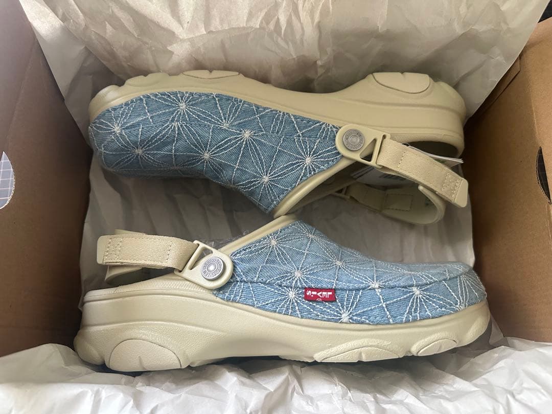 LEVI’S x crocs allterrainclog US11 DENIM