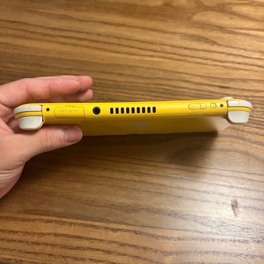 Nintendo Switch light 本体