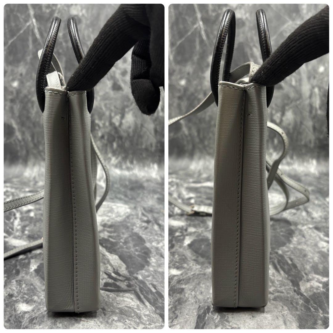 まゆ ✨バレンシアガトートバッグ ショッピング フォン ホルダー 2way