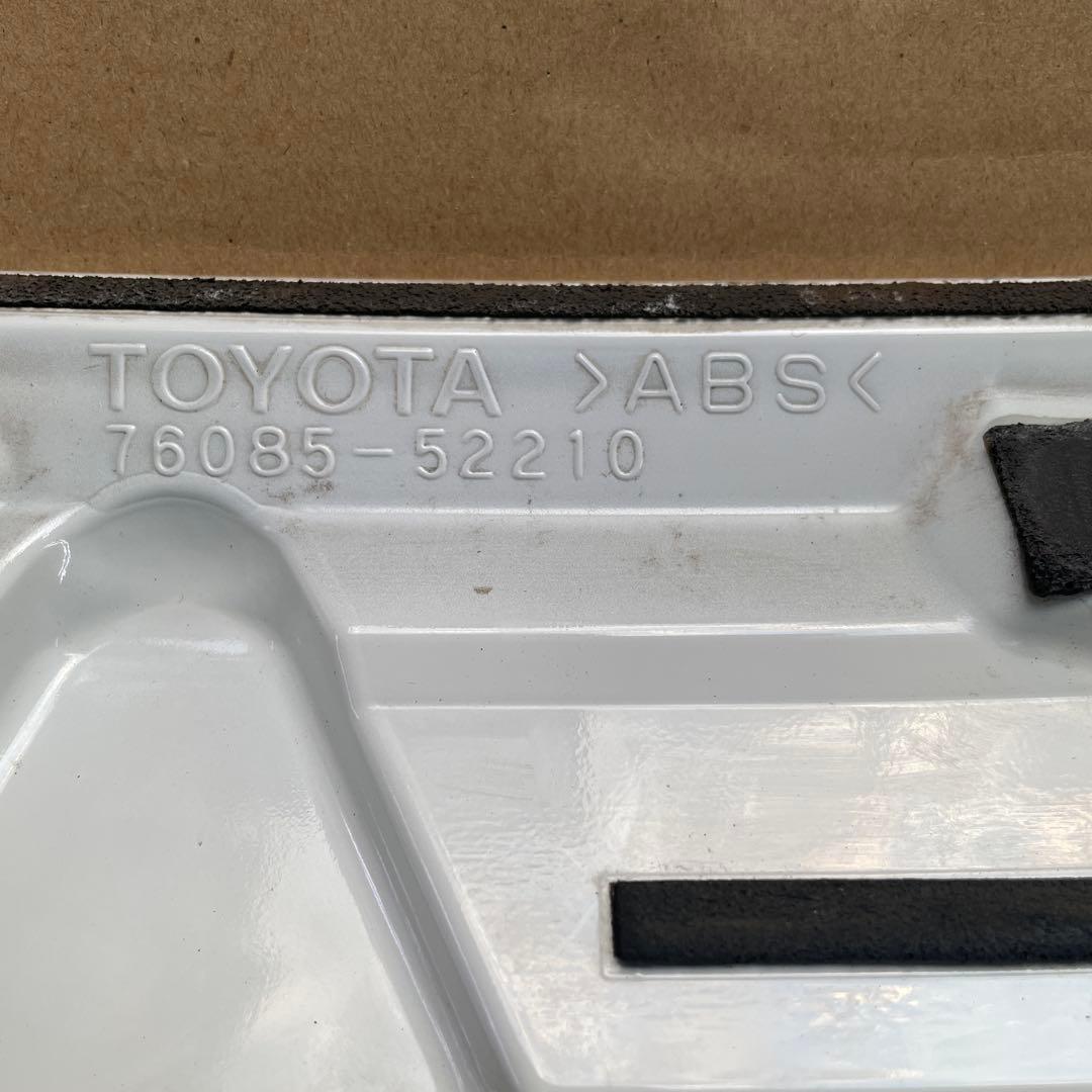 トヨタ　NHP10 アクア　純正OP リアスポイラー　リアウイング