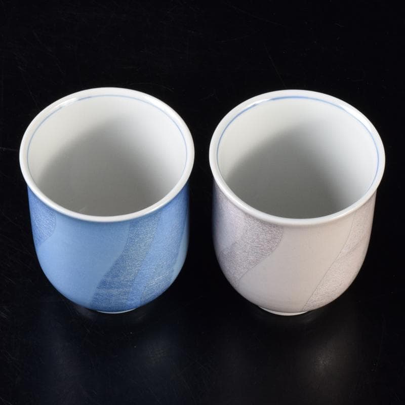 九谷焼　中田一於作　釉裏銀彩　湯呑　夫婦湯呑　共箱　V　7047