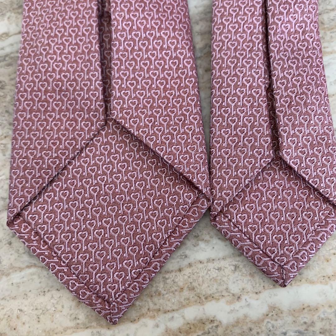 N111 新品未使用 ブルガリ セッテピエゲ 総柄 刺繍 ネクタイ メンズ