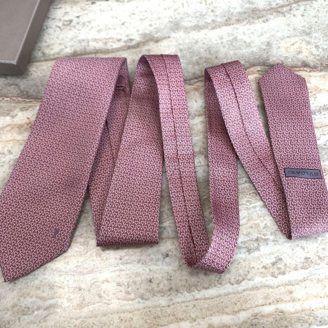 N111 新品未使用 ブルガリ セッテピエゲ 総柄 刺繍 ネクタイ メンズ