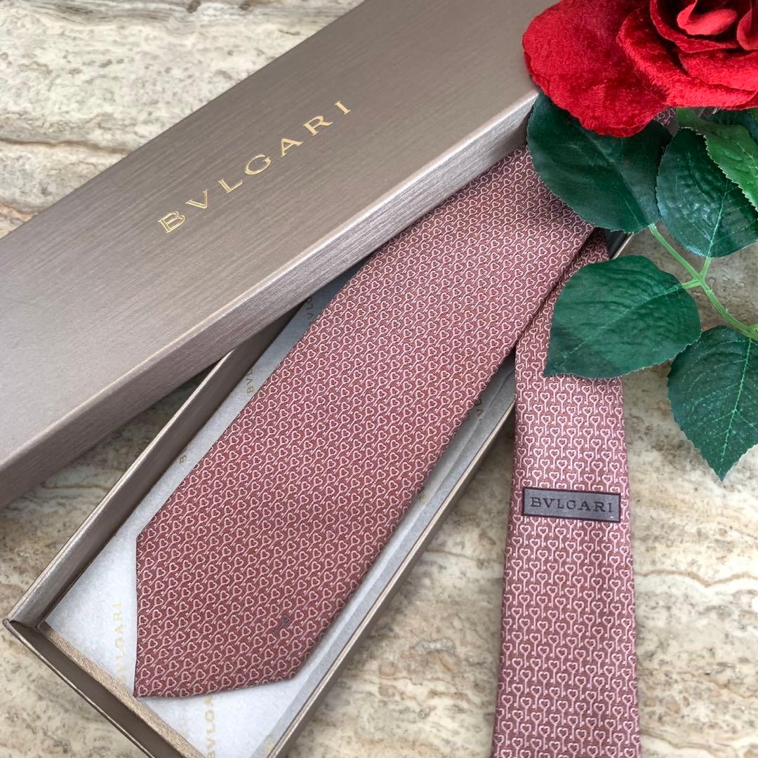 N111 新品未使用 ブルガリ セッテピエゲ 総柄 刺繍 ネクタイ メンズ