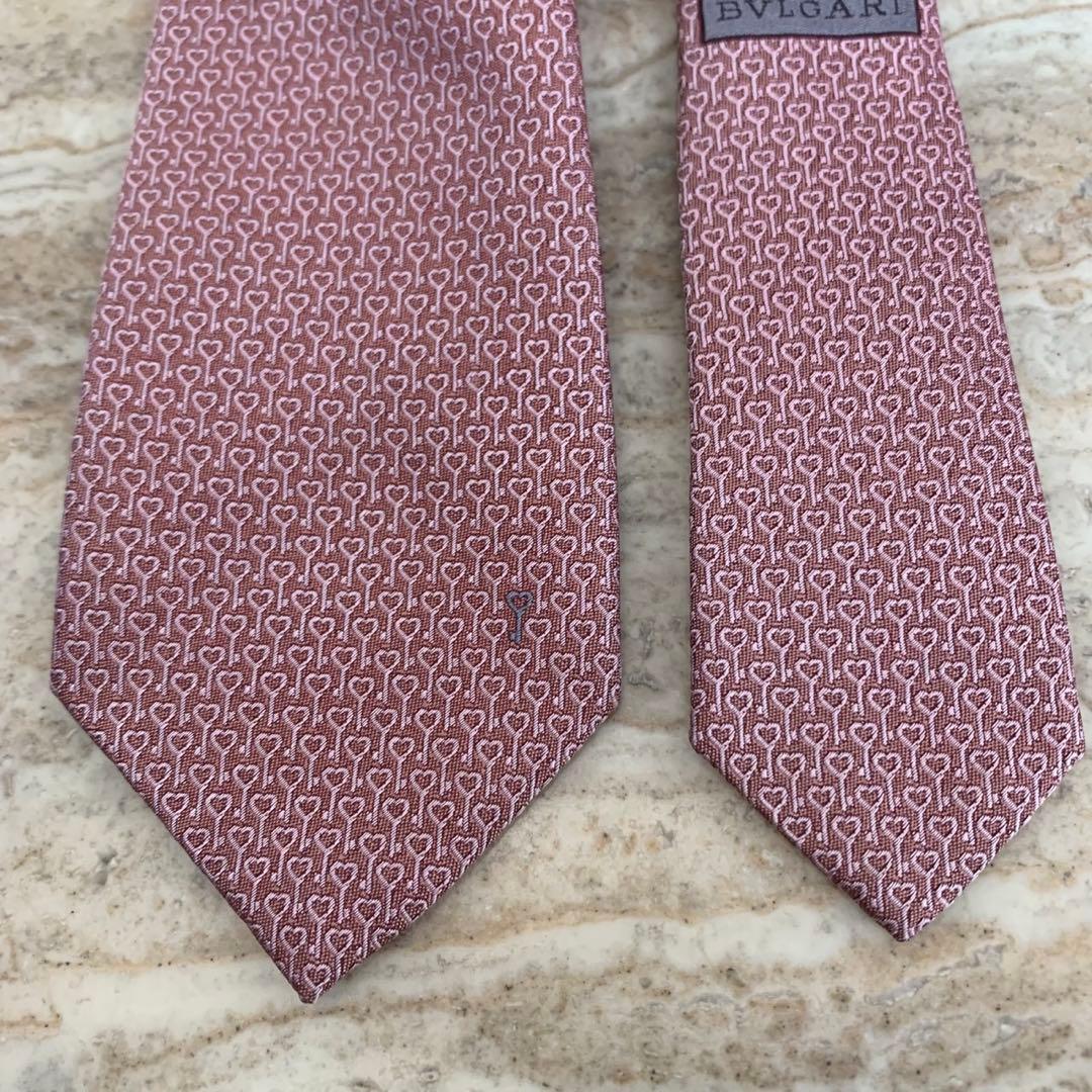 N111 新品未使用 ブルガリ セッテピエゲ 総柄 刺繍 ネクタイ メンズ