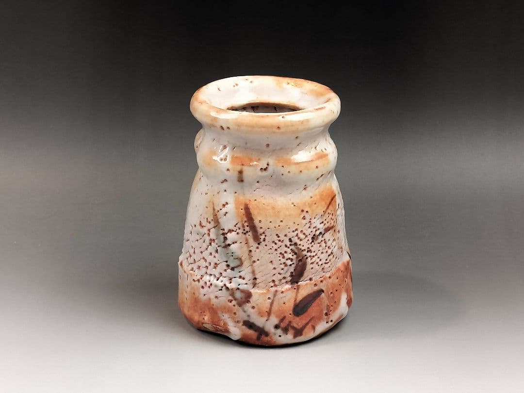 林正太郎　志野花入　高さ14センチ