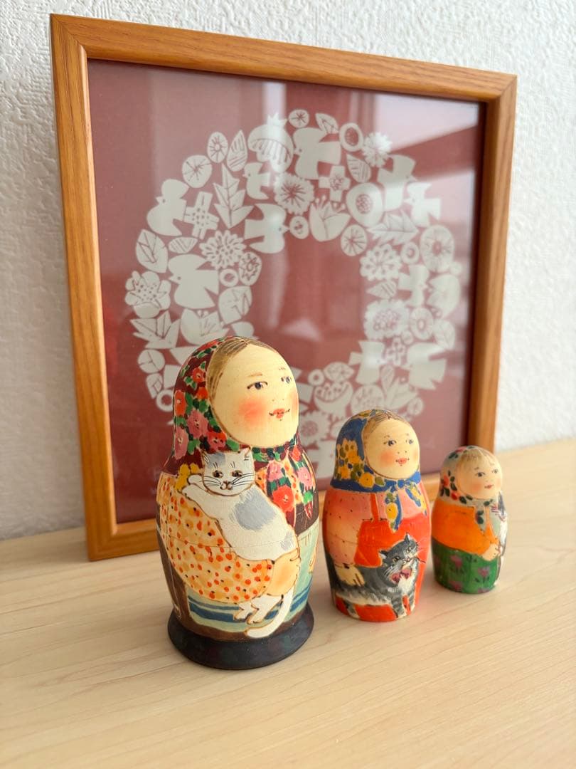 マリヤドミトリエワさん作　マトリョーシカ　4匹の猫ちゃんたちと