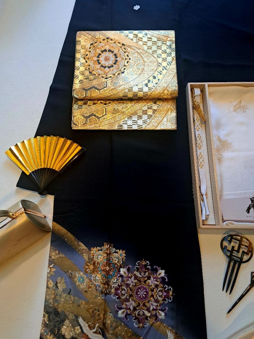 美品❇️豪華黒留袖　貝紫刺繍　 金銀彩　 比翼仕立て　５つ紋　フルセット