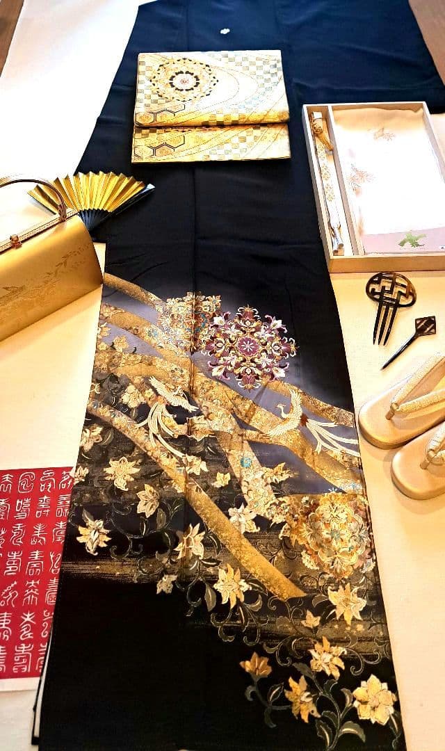 美品❇️豪華黒留袖　貝紫刺繍　 金銀彩　 比翼仕立て　５つ紋　フルセット