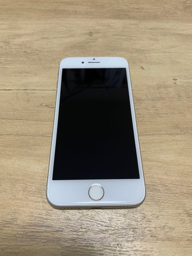 Apple iPhone 8 シルバー 64GB