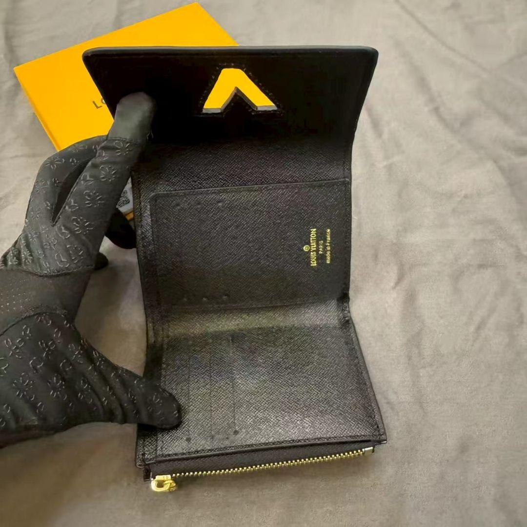 【極美品】三つ折り財布 ブラック