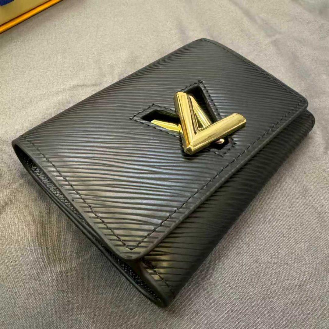 【極美品】三つ折り財布 ブラック