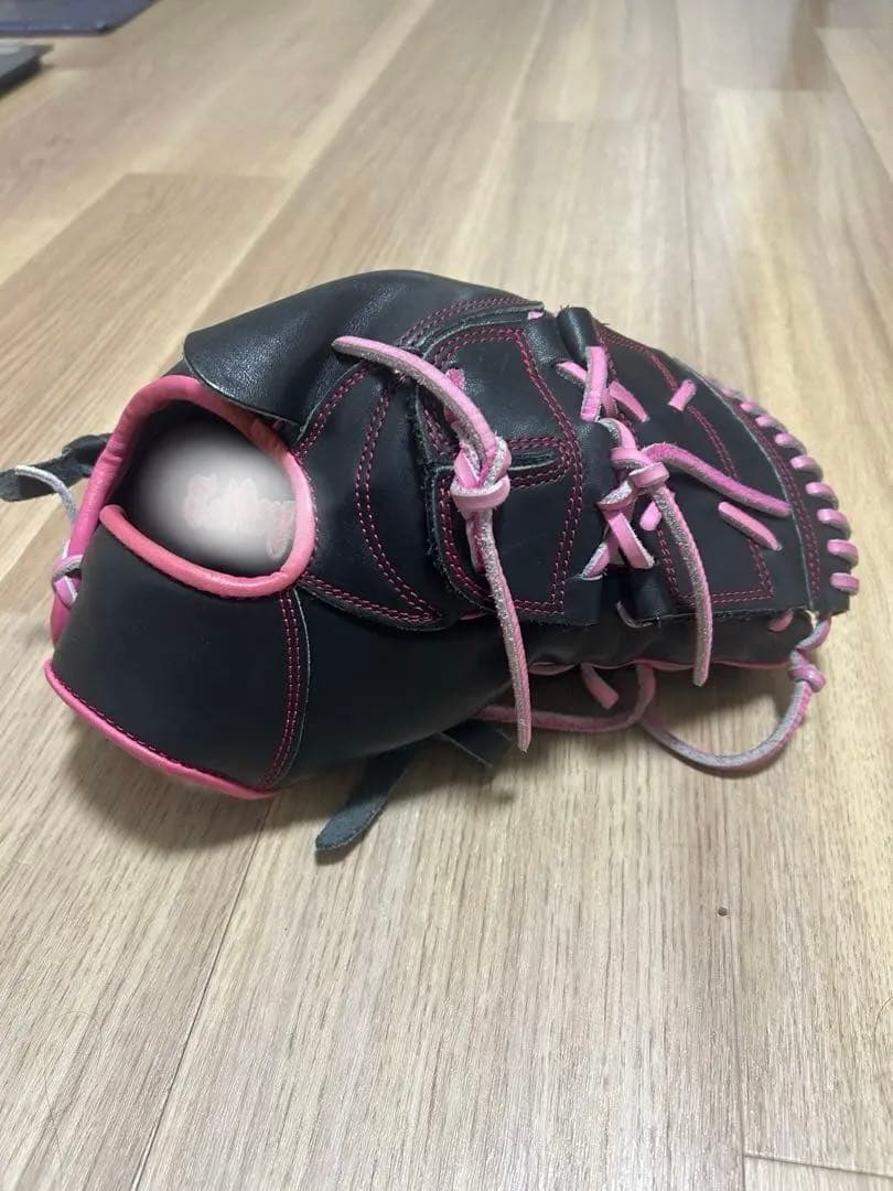 グラブワークス投手用 硬式グローブ 黒/ピンク　伊藤大海