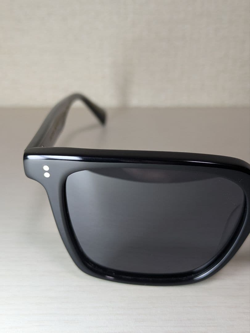 m23w様用オリバーピープルズ LachmanSunサングラス イタリア製 偏光