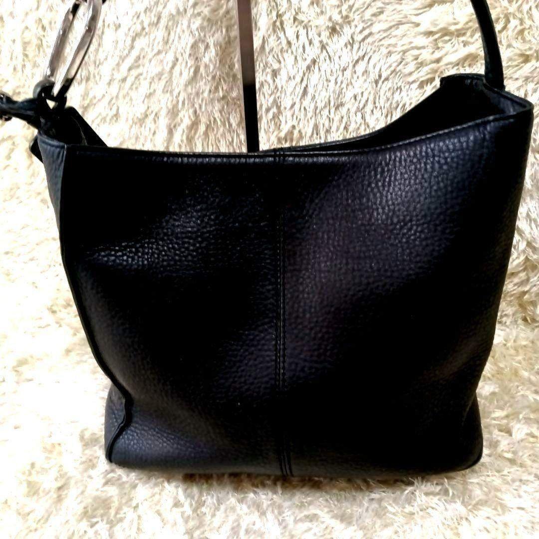 GINZA  銀座かねまつ　ワンショルダーバッグ メタルプレート付　黒 レザー革