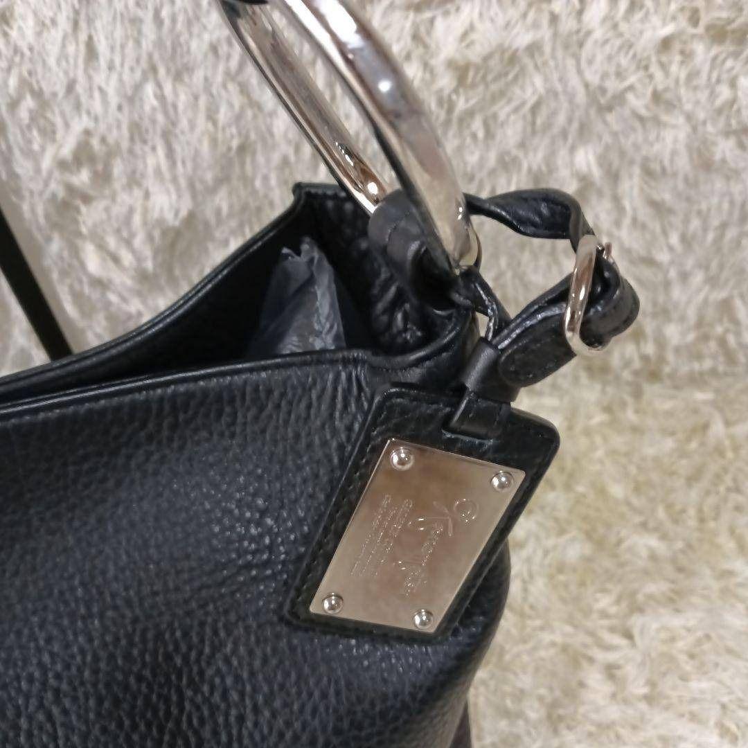 GINZA  銀座かねまつ　ワンショルダーバッグ メタルプレート付　黒 レザー革