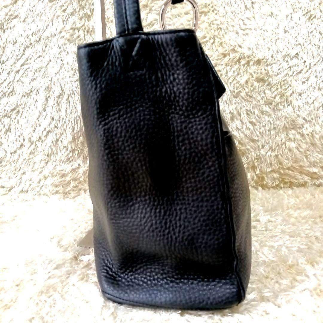 GINZA  銀座かねまつ　ワンショルダーバッグ メタルプレート付　黒 レザー革