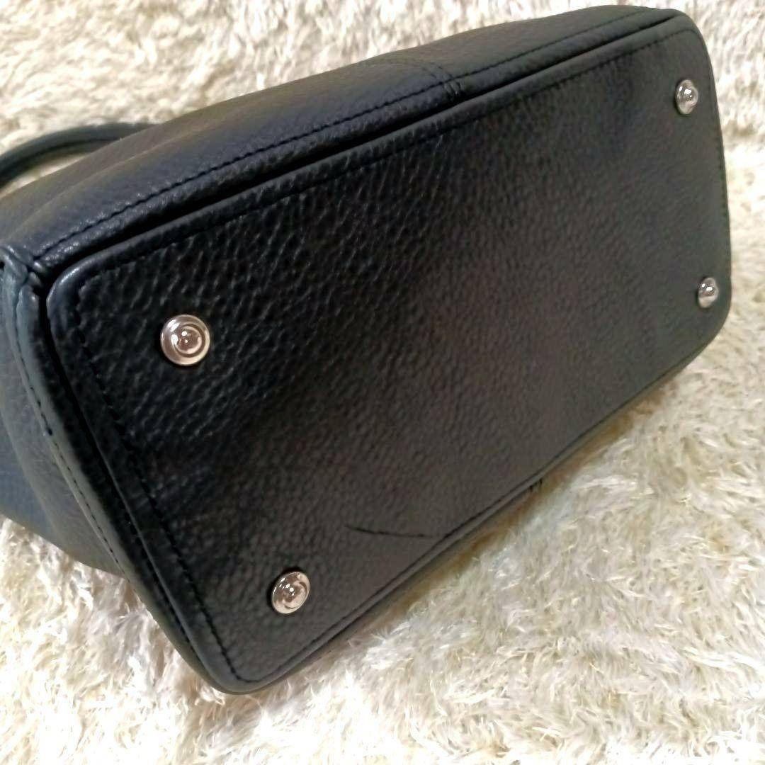 GINZA  銀座かねまつ　ワンショルダーバッグ メタルプレート付　黒 レザー革