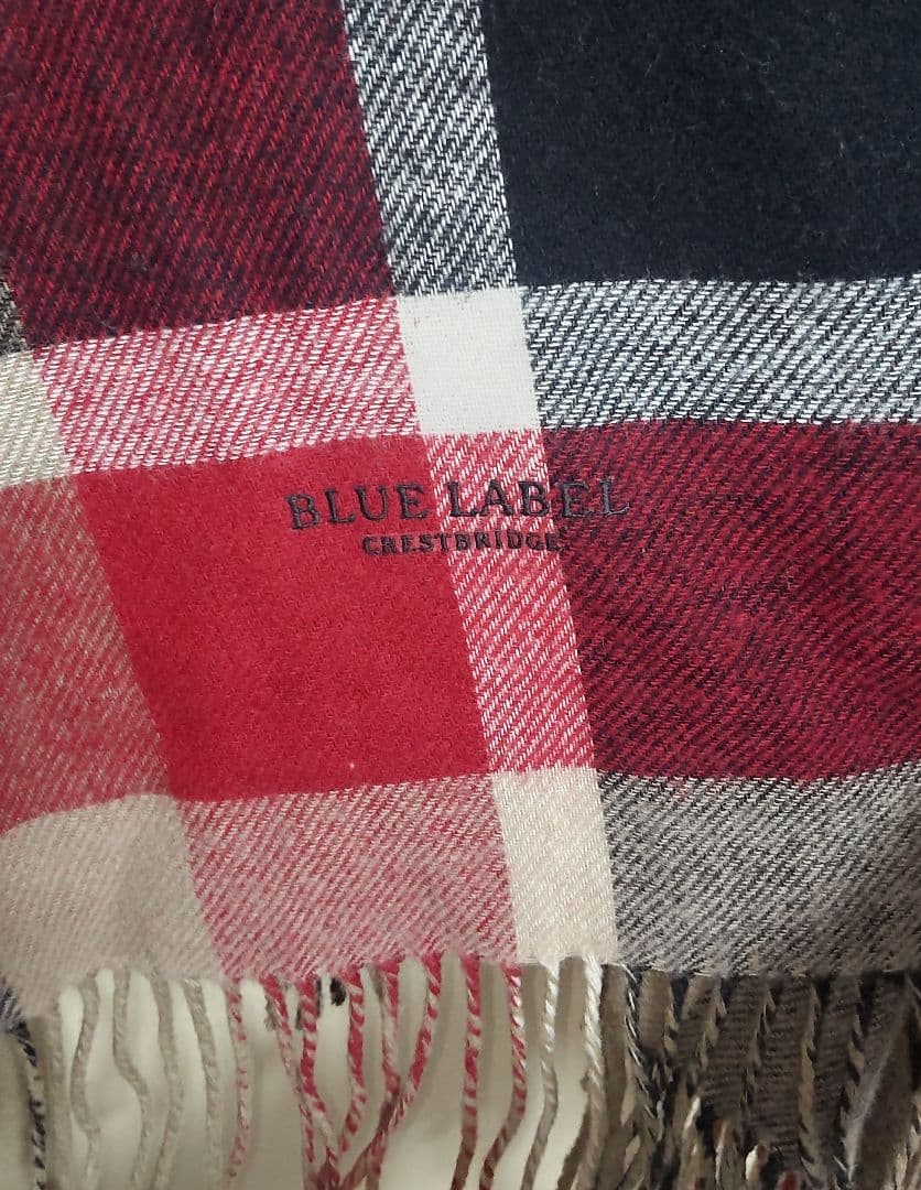 ブルーレーベルクリストブリッジ ポンチョ ピン付き ウール100% チェック 赤