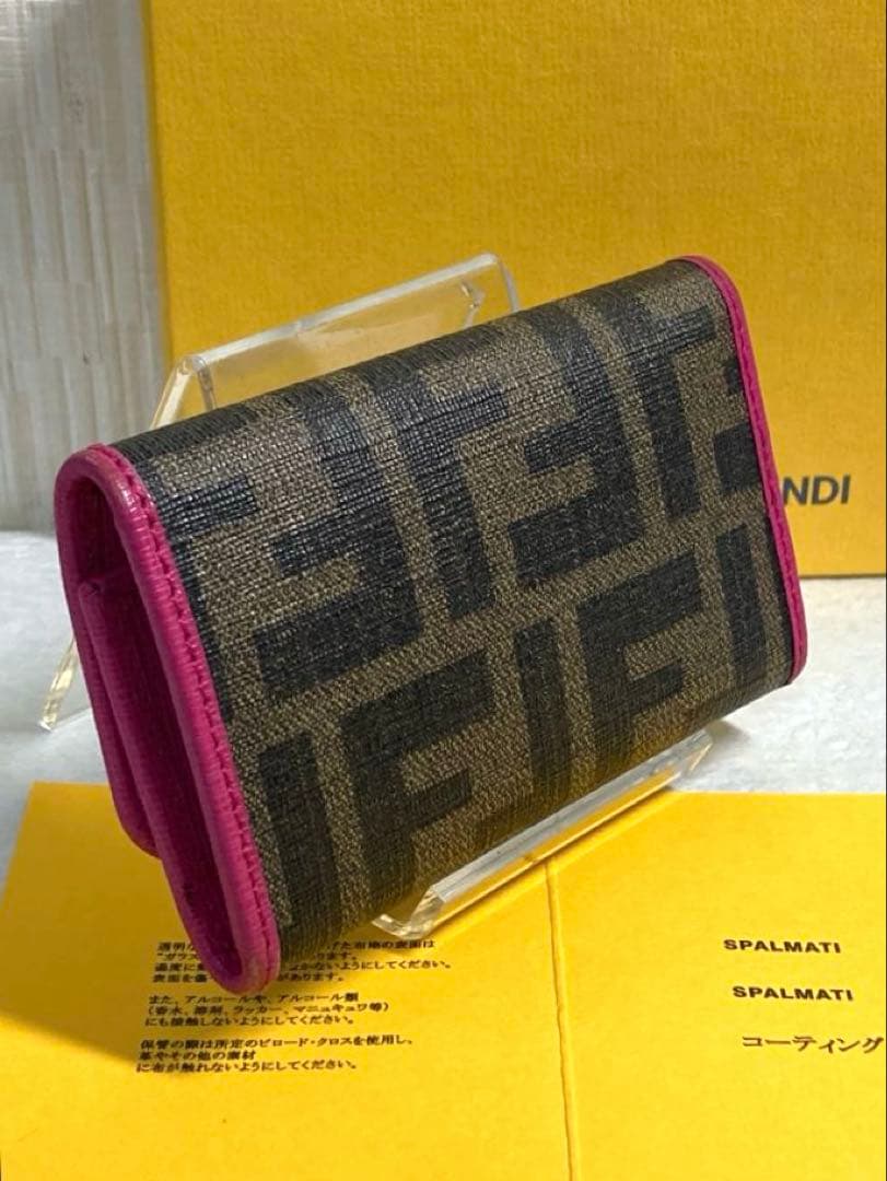 美品 フェンディ ズッカ柄 6連キーケース 箱付き