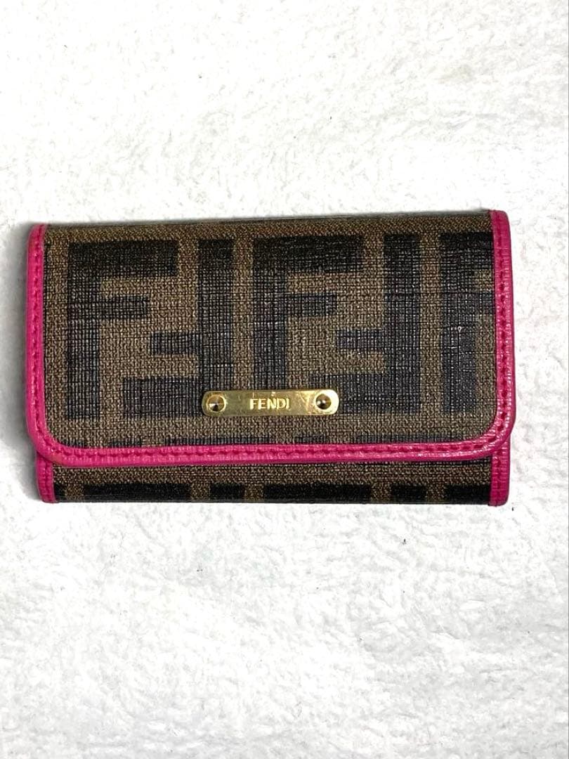 美品 フェンディ ズッカ柄 6連キーケース 箱付き