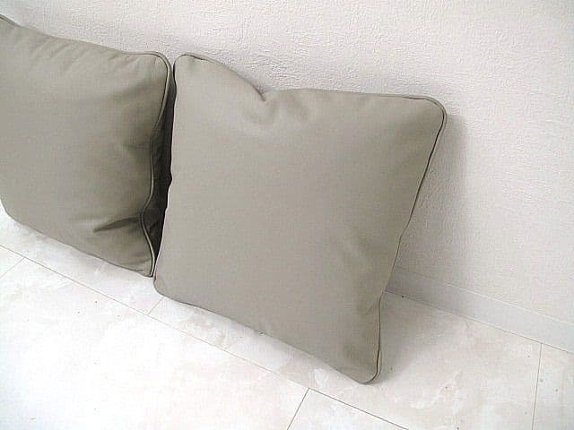 展示品　アルモニア　本革クッション　2点セット　41ｃｍ×41ｃｍ　スクエア