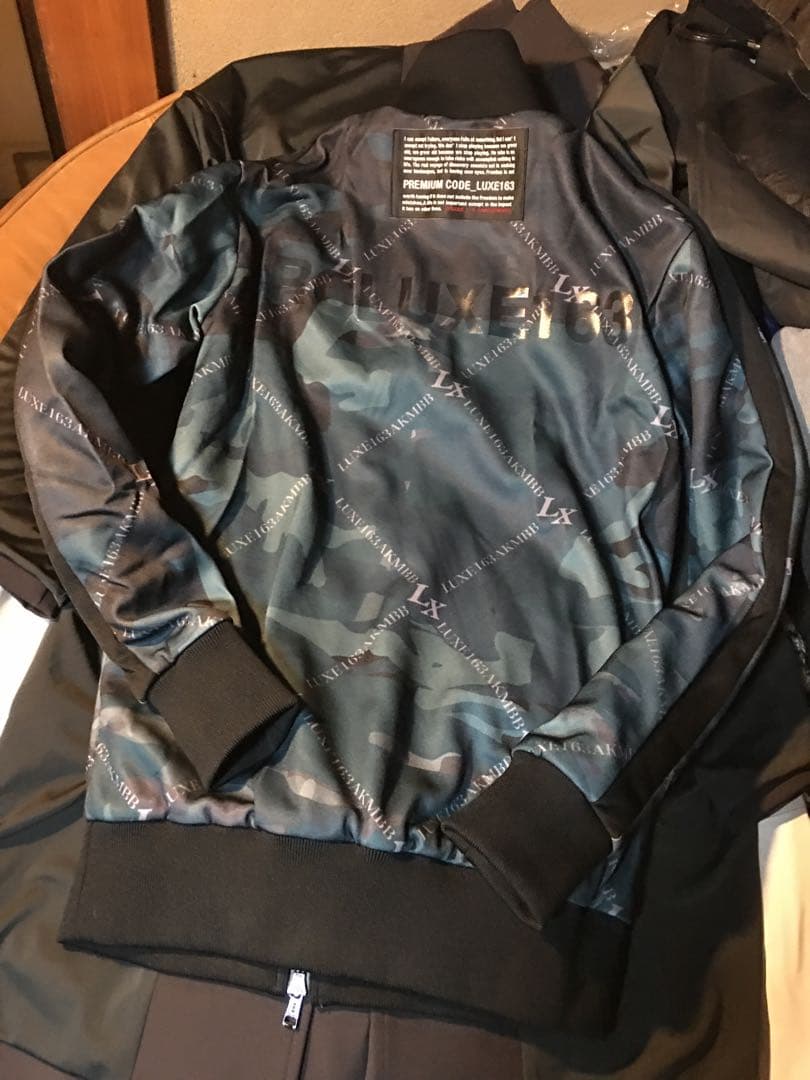 ゆうぞうゆっちAKM LUXE ZIP STAND