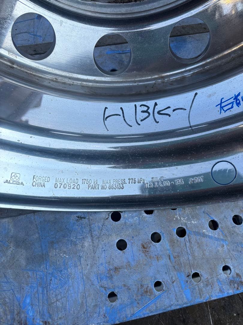 アルコア　ALCOA アルミホイール　4トン車　17.5㌅