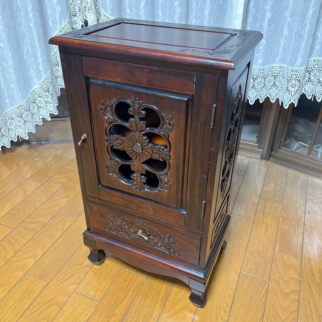 ダークブラウン木製キャビネット