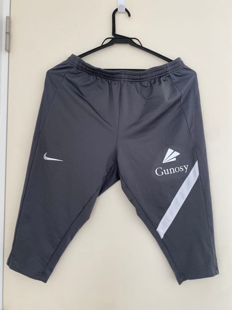 浦和レッズ　支給品練習着　ピステ　ハーフパンツ　おまけインナー付