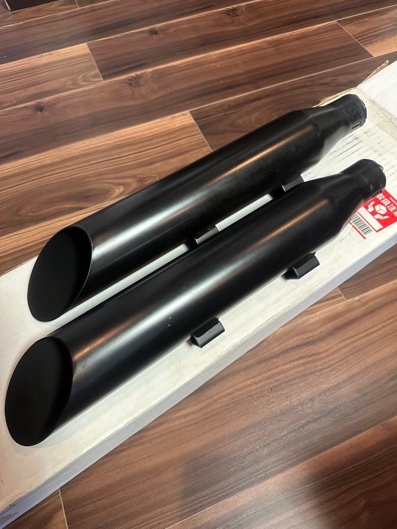 クロームワークス/スラッシュ ブラックマフラー